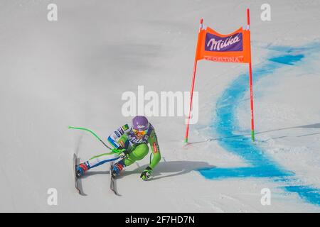 CORTINA D'AMPEZZO, ITALIA, 19.1.2019: Ilka Stuhec corse di sciatori sloveni su una pista da sci a Cortina d'Ampezzo, dove ha terminato la seconda gara Foto Stock