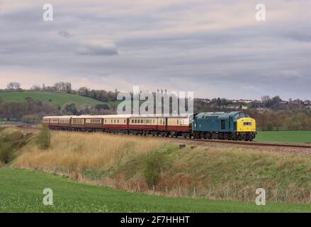 Classe 40 la locomotiva Whistler 40145 si dirige a Bath️ sulla locomotiva Servizi charter privato limitato 7 aprile Foto Stock