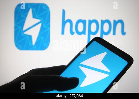 Ucraina. 07 aprile 2021. In questa illustrazione fotografica il logo Happn viene visualizzato sullo schermo dello smartphone in una mano. (Foto di Pavlo Gonchar/SOPA Images/Sipa USA) Credit: Sipa USA/Alamy Live News Foto Stock