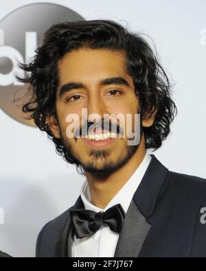 Dev Patel nella sala stampa durante la 88esima cerimonia di Oscar, Oscar, tenutasi al Dolby Theatre, domenica 28 febbraio 2016 a Hollywood, California. Foto di Jennifer Graylock-Graylock.com 917-519-7666 Foto Stock