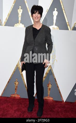 Diane Warren arriva all'ottantesima cerimonia di Oscar, tenutasi al Dolby Theatre di domenica 28 febbraio 2016 a Hollywood, California. Foto di Jennifer Graylock-Graylock.com 917-519-7666 Foto Stock