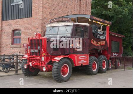 Scammell Explorer camion che ospita un generatore di vapore per l'attrazione vittoriana Gallopers Fairground al parco di Baton in Rural Cheshire, Inghilterra, Regno Unito Foto Stock