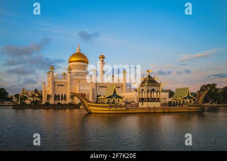 Moschea Omar Ali Saifuddien a Bandar seri Begawan, brunei darussalam Foto Stock