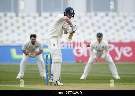 Alex Lees di Durham in azione durante la partita del campionato LV= Insurance County Championship a Trent Bridge, Nottingham. Data immagine: Giovedì 8 aprile 2021. Foto Stock