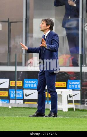 Milano, Italia. 07 aprile 2021. Il manager Antonio Conte di Inter Milan ha visto nella serie UNA partita tra Inter Milan e Sassuolo a Giuseppe Meazza di Milano. (Photo Credit: Gonzales Photo/Alamy Live News Foto Stock