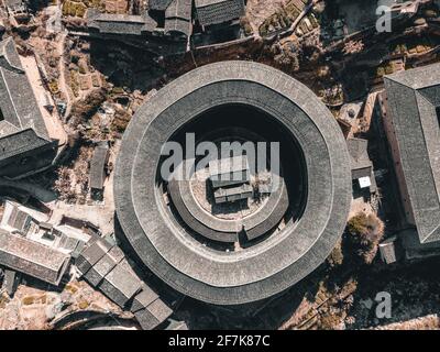 Vista aerea del Tulous, una tradizionale architettura cinese nella provincia di Fujian, Cina. Foto Stock