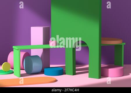 Passerella colorata e multicolore realizzata in forme geometriche e astratte per la presentazione di cosmetici. Il piedistallo è illuminato dalla luce solare intensa Foto Stock