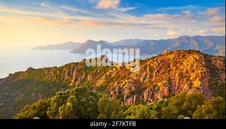 Les Calanches, formazioni rocciose rosse vulcaniche, Golfe de Porto, piana, UNESCO, Costa Ovest, Isola di Corsica, Francia Foto Stock