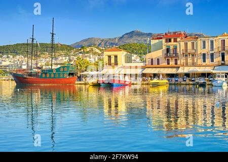 Porto veneziano antico, Rethymno, Isola di Creta, Grecia Foto Stock