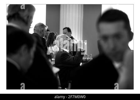 Lo Champagne Information Bureau annuale degustazione di champagne si tiene presso la Banqueting Hall di Westminster, Londra pic David Sandison Foto Stock