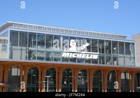 Sede dell'edificio Michelin (nuova facciata), Piazza Carmes, Clermont-Ferrand, Francia Foto Stock