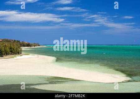 Bellissima spiaggia di sabbia sull'isola di Rodrigues, Mauritius Foto Stock