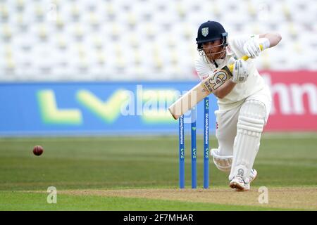 Durham's ben Raine durante la partita del campionato LV= Insurance County Championship a Trent Bridge, Nottingham. Data immagine: Giovedì 8 aprile 2021. Foto Stock