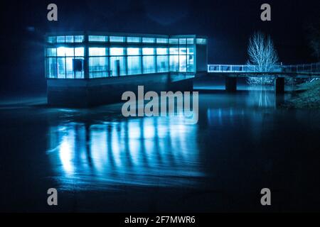 Edificio Bonifica in inverno nella campagna italiana Foto Stock