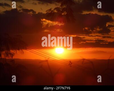 Tramonto che segna una bella serata. Foto Stock