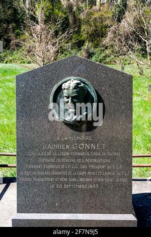 Monumento ad Adrien Gonnet, Viviers, Ardeche, Francia Foto Stock