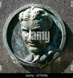 Monumento ad Adrien Gonnet, Viviers, Ardeche, Francia Foto Stock