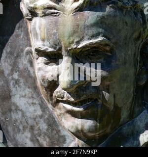 Monumento ad Adrien Gonnet, Viviers, Ardeche, Francia Foto Stock