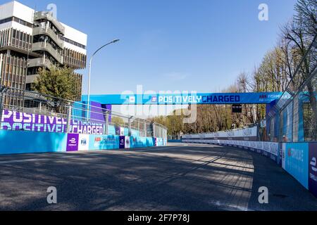 Roma, Italia. 09 aprile 2021. 9 Aprile 2021, Roma, circuito di Roma, ABB Formula e WM Roma: Percorso piloti, linea di arrivo (uscita Svizzera/Croazia) Credit: SPP Sport Press Photo. /Alamy Live News Foto Stock