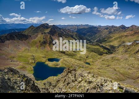 Viste dalla cima del Pic de Baiau (Andorra, Pirenei) ESP: Viste desde el Pic de Baiau (Andorra, Pirineos) Foto Stock