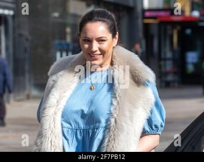 Londra, Regno Unito. 9 Apr 2021. Kelly Brook lascia gli uffici della Global radio. Credit: Mark Thomas/Alamy Live News Foto Stock