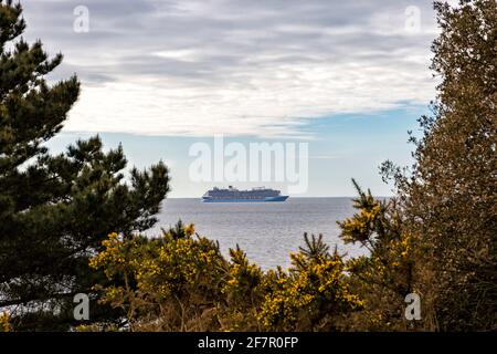 Inno della nave da crociera Seas ancorato a Poole Bay a causa dell'impatto di Covid-19 Coronavirus a Bournemouth, Dorset UK nel mese di aprile Foto Stock