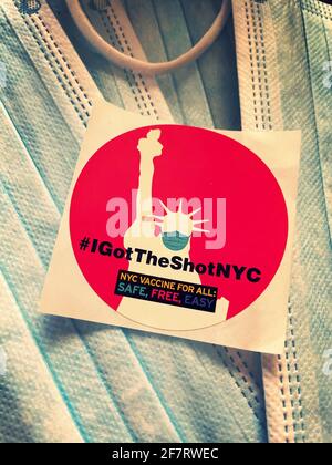 Still Life of IGotTheShotNYC adesivo con mascherine protettive, New York City, USA Foto Stock