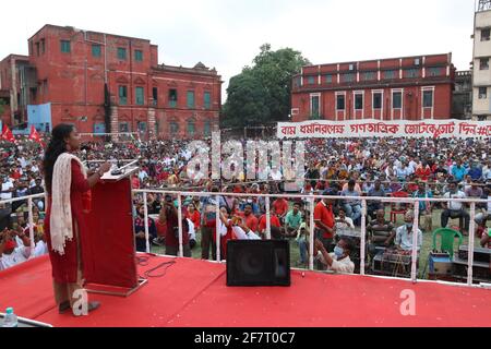 Howrah, India. 8 aprile 2021. Dipsita Dhar, 28 anni di Assemblea Bally sinistra e Sanjukta Morcha candidati si rivolge al Camping Rally elettorale il 08 aprile 2021 a Howrah, Bengala Occidentale. (Foto di Dipa Chakraborty/Pacific Press/Sipa USA) Credit: Sipa USA/Alamy Live News Foto Stock