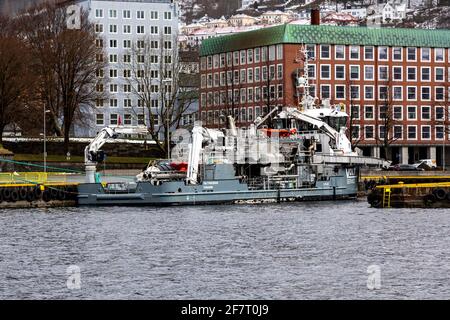 Recipiente di utilità processore Volt nel porto di Bergen, Norvegia Foto Stock