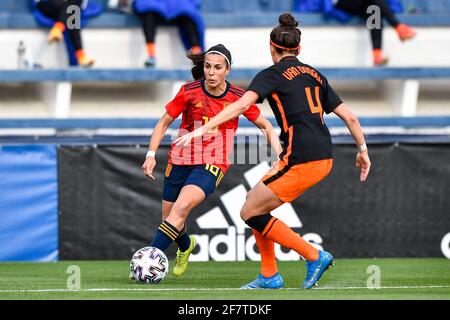 MARBELLA, SPAGNA - 9 APRILE: Marta Cardona di Spagna e Merel van Dongen dei Paesi Bassi durante la partita amichevole internazionale delle donne tra Spagna An Foto Stock