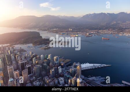 Vista aerea dall'aereo del centro di Vancouver, British Columbia, Canada Foto Stock