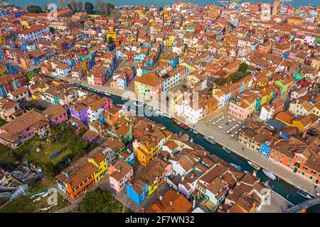 Vista aerea delle case colorate dell'Isola di Burano