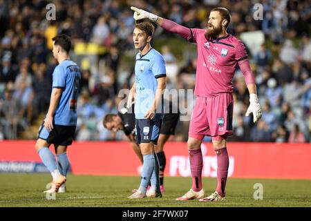 10 aprile 2021; Leichardt Oval, Sydney, nuovo Galles del Sud, Australia; A League Football, Sydney Football Club contro Melbourne City; Andrew Redmayne di Sydney organizza la sua difesa per un calcio d'angolo Foto Stock