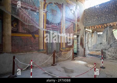 Torre Annunziata. Italia. Sito archeologico di Oplontis (Villa di Poppea / Villa Poppea / Villa A). Il grande salotto, con affreschi nel sec Foto Stock