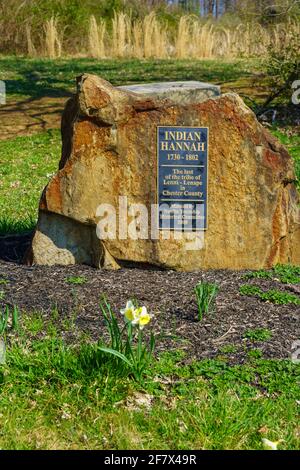 Embreeville, PA, USA - 6 aprile 2021: Un marcatore commemorativo di Hannah indiana, che presumibilmente era l'ultimo degli indiani Lenni-Lenape (o Delawares) in Foto Stock