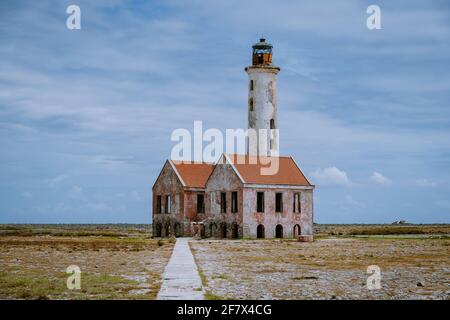 Isola di Klein Curacao nei Caraibi vicino all'isola di Curacao con il faro rosso, piccola isola Curacao Foto Stock