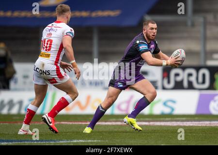 Cameron Smith (17) di Leeds Rhinos fa una pausa in , il 10/04/2021. (Foto di Craig Thomas/News Images/Sipa USA) Foto Stock