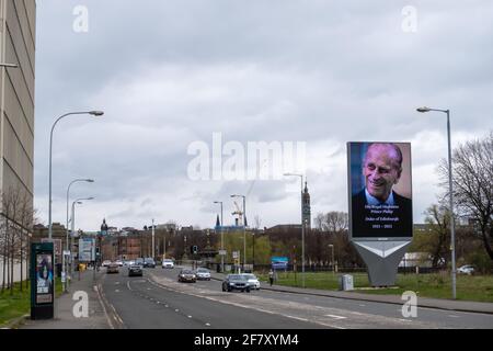 Glasgow, Scozia, Regno Unito. 10 aprile 2021. Un tributo a S.A.R. il Principe Filippo, il Duca di Edimburgo morto il 9 aprile all'età di 99 anni. Credito: SKULLY/Alamy Live News Foto Stock