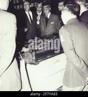 Escursione dal personale della sezione Storia Marziale al Landdrukkerij a l'Aia. Foto Stock