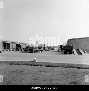 Seconda base aerea tattica (2TVB), base aerea di Eindhoven nell'aprile 1957. Edifici e infrastrutture. Foto Stock