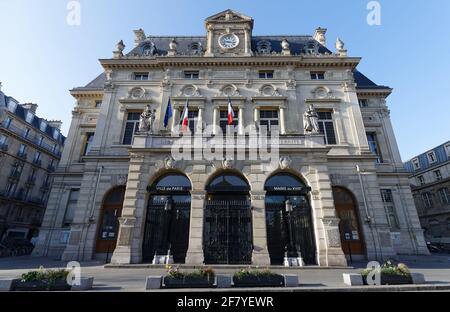 Il Municipio del 18 ° arrondissement di Paris è un comune, municipio situato a Place Jules Joffrin a Parigi. Foto Stock