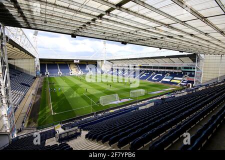 Preston, Regno Unito. 10 Apr 2021. Vista generale all'interno dello stadio. EFL Skybet Championship, Preston North End contro Brentford al Deepdale Stadium di Preston sabato 10 aprile 2021. Questa immagine può essere utilizzata solo per scopi editoriali. Solo per uso editoriale, è richiesta una licenza per uso commerciale. Nessun uso in scommesse, giochi o un singolo club/campionato/giocatore publications.pic di Chris Stading/Andrew Orchard sports photography/Alamy Live News Credit: Andrew Orchard sports photography/Alamy Live News Foto Stock