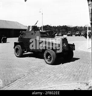 Carri armati, carrier, veicoli armati (Sherman M4A1; RAM II; GMC Staghound; GMC lotter; HUMBER MK i e MK III; Daimler Dingo; Ford Lynx), 1947. Foto Stock