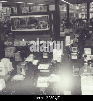 Escursione dal personale della sezione Storia Marziale al Landdrukkerij a l'Aia. Foto Stock