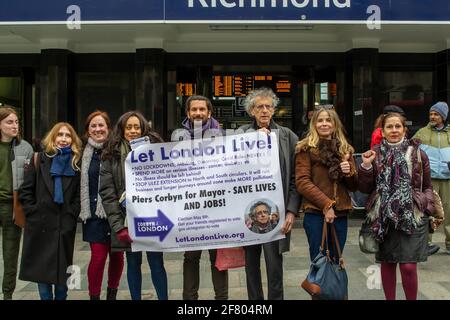 RICHMOND, LONDRA, INGHILTERRA - 10 aprile 2021: Piers Corbyn, candidato della gara mayoral di Londra 2021, che si è impegnato a Richmond, come parte del SUO LASCITO Foto Stock