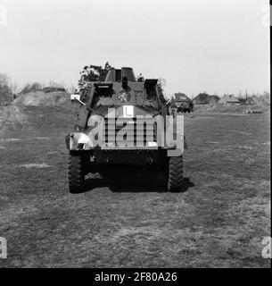 Carri armati, carrier, veicoli armati (Sherman M4A1; RAM II; GMC Staghound; GMC lotter; HUMBER MK i e MK III; Daimler Dingo; Ford Lynx), 1947. Foto Stock