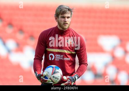 Sunderland, Regno Unito. 10 Apr 2021. Lee Burge numero 1 di Sunderland durante il riscaldamento pre-partita a Sunderland, Regno Unito, il 10/2021. (Foto di IAM Burn/News Images/Sipa USA) Credit: Sipa USA/Alamy Live News Foto Stock