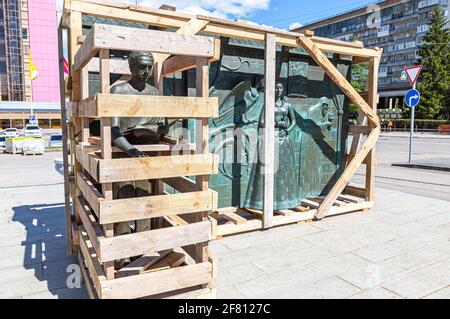 Samara, Russia - 13 maggio 2017: Composizione scultorea del cantante, cantautore, poeta e attore russo Vladimir Vysotsky di Sculptor Mikhail Shemyakin Foto Stock