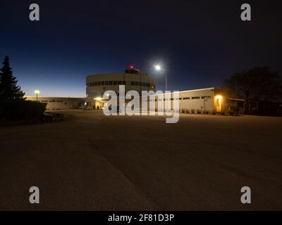 Helsinki / Finlandia - 1 APRILE 2021: L'aeroporto Helsinki-Malmi, aperto nel 1936, è il secondo aeroporto più trafficato della Finlandia, subito dopo l'aeroporto internazionale Helsinki-Vantaa Foto Stock