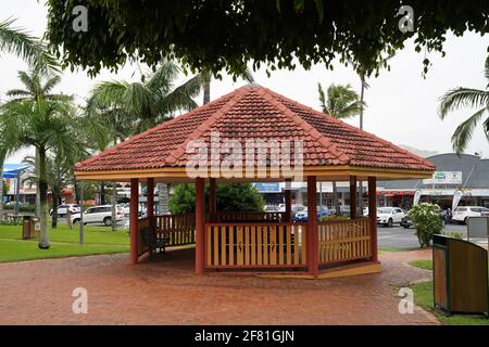 Yeppoon, Queensland, Australia - Aprile 2021: Rotunda nel parco pubblico della città Foto Stock